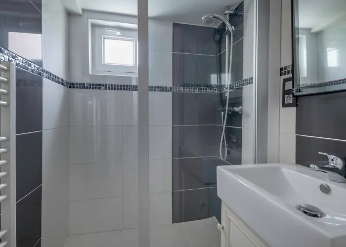 280m De La Plage, Pour 4 *