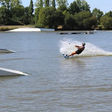 280m De La Plage, Pour 4 Апартаменты *