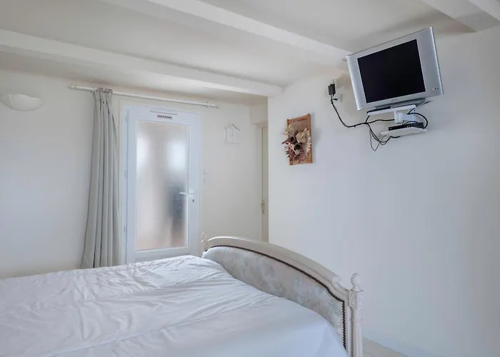 Apartman 280m De La Plage, Pour 4 Saint-Michel-Chef-Chef